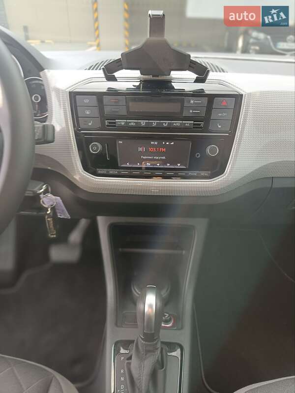 Хэтчбек Volkswagen e-Up 2021 в Киеве