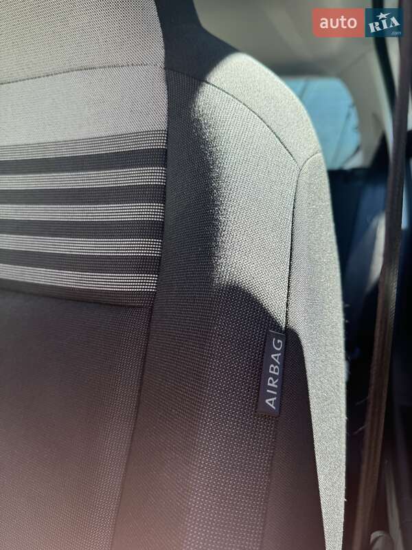 Хэтчбек Volkswagen e-Up 2022 в Запорожье