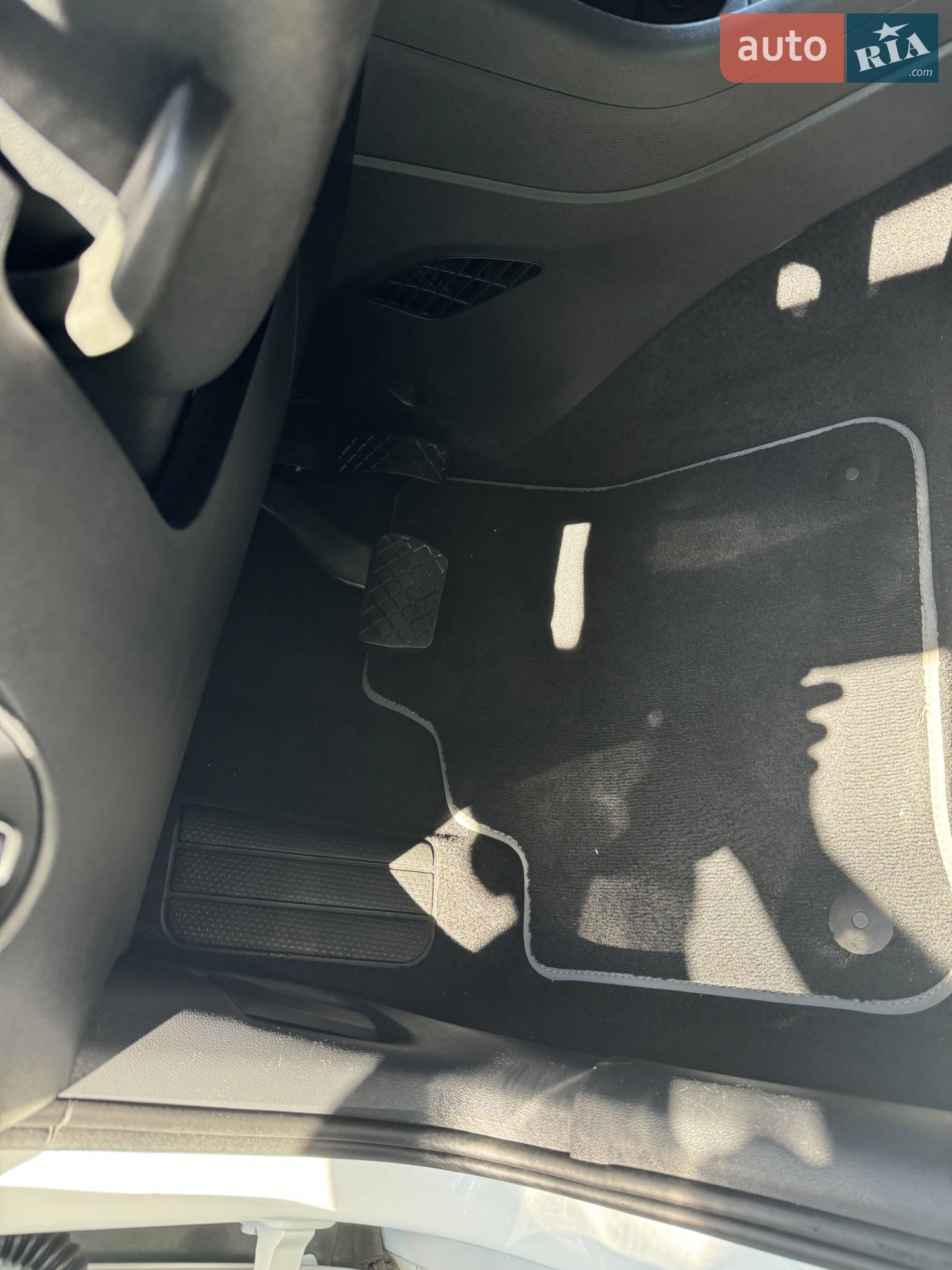 2022 Volkswagen up! - мініатюра 16