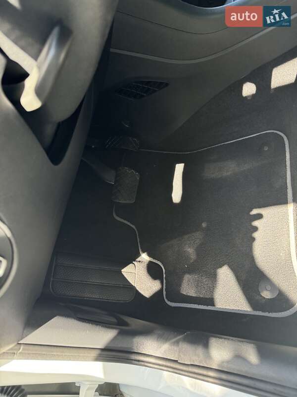 Хэтчбек Volkswagen e-Up 2022 в Запорожье