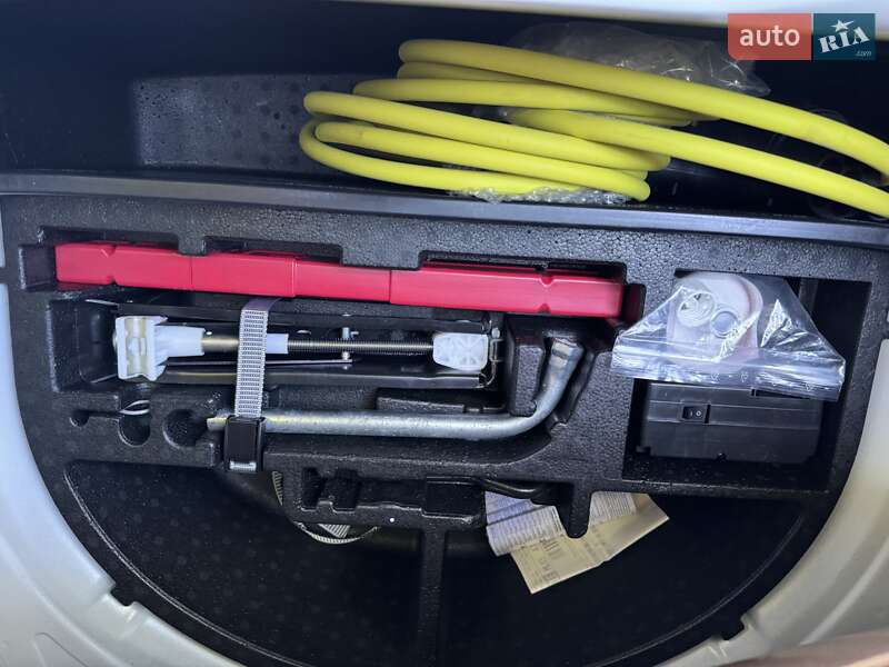 Хэтчбек Volkswagen e-Up 2022 в Запорожье