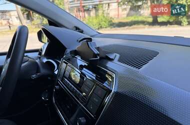 Хэтчбек Volkswagen e-Up 2022 в 