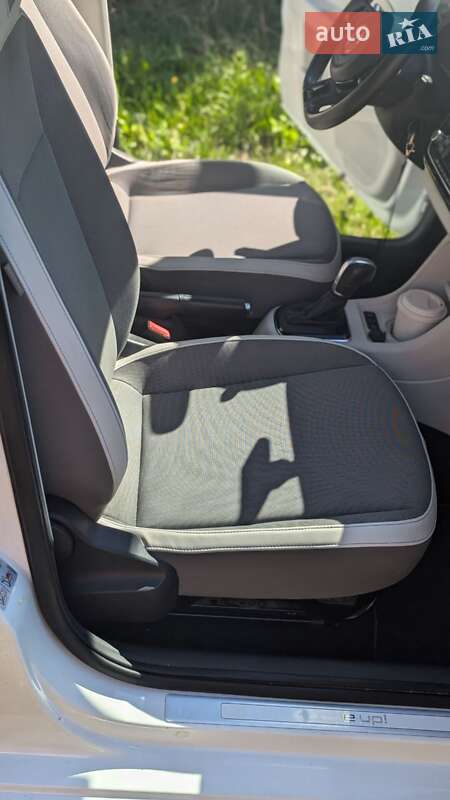 Хэтчбек Volkswagen e-Up 2013 в Виннице фото 6 Хэтчбек Volkswagen e-Up 2013 в Виннице