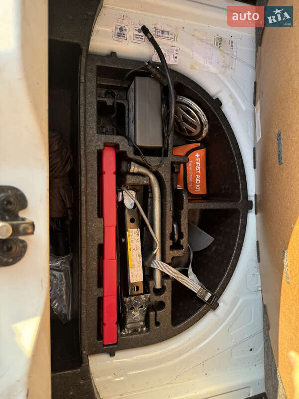 Хетчбек Volkswagen e-Up 2013 в Львові фото 13 Хетчбек Volkswagen e-Up 2013 в Львові