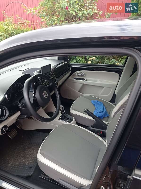 Хетчбек Volkswagen e-Up 2014 в Вінниці