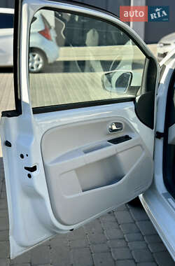 Хетчбек Volkswagen e-Up 2013 в Львові