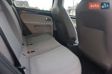 Хетчбек Volkswagen e-Up 2014 в 