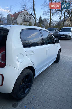Хэтчбек Volkswagen e-Up 2013 в 