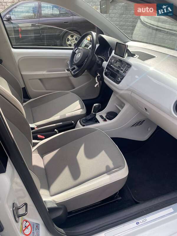 Хэтчбек Volkswagen e-Up 2014 в Киеве