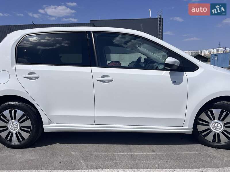 Хетчбек Volkswagen e-Up 2018 в Ірпені