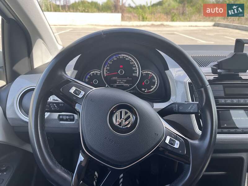 Хетчбек Volkswagen e-Up 2018 в Ірпені