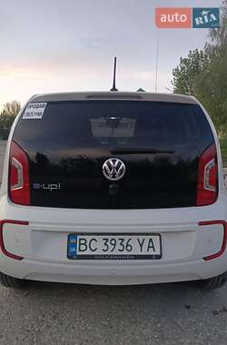Хэтчбек Volkswagen e-Up 2015 в 