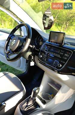 Хэтчбек Volkswagen e-Up 2014 в 