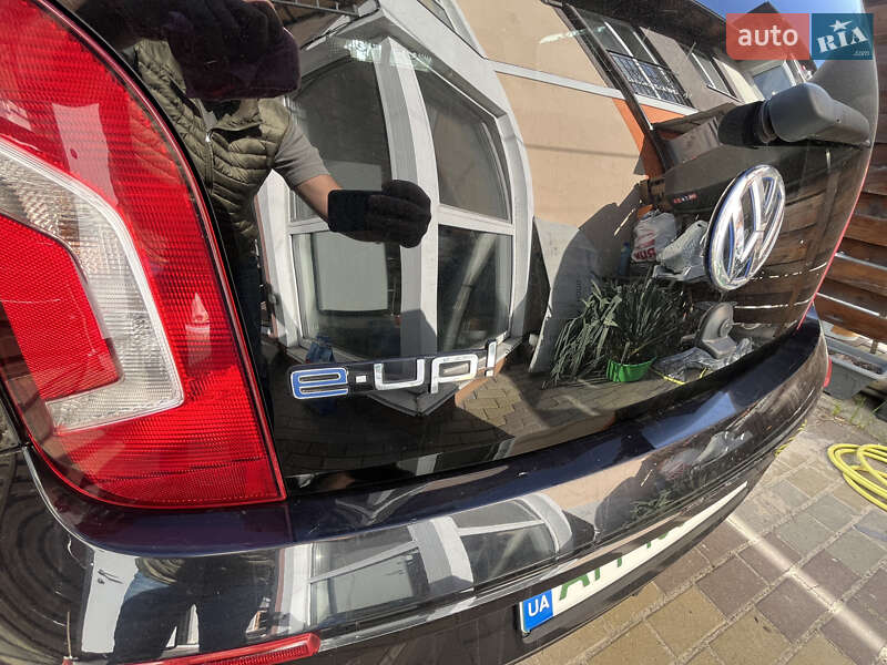 Хетчбек Volkswagen e-Up 2014 в Києві