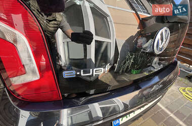 Хетчбек Volkswagen e-Up 2014 в 