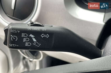 Хэтчбек Volkswagen e-Up 2014 в 