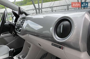 Хэтчбек Volkswagen e-Up 2014 в 