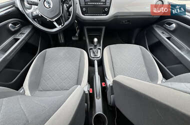 Хэтчбек Volkswagen e-Up 2021 в 