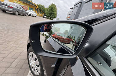 Хэтчбек Volkswagen e-Up 2021 в 