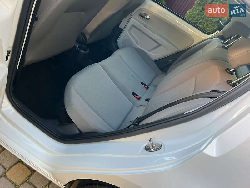 Хэтчбек Volkswagen e-Up 2014 в Львове