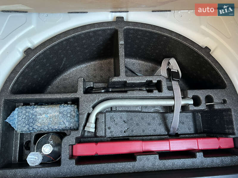 Хэтчбек Volkswagen e-Up 2014 в Львове