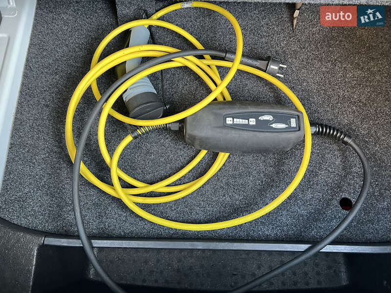 Хэтчбек Volkswagen e-Up 2014 в Львове