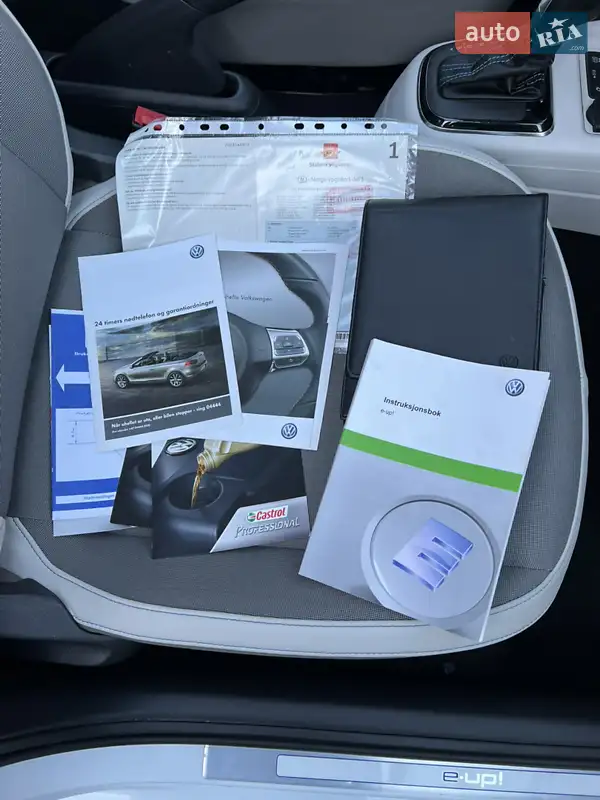 Хэтчбек Volkswagen e-Up 2014 в Львове документ