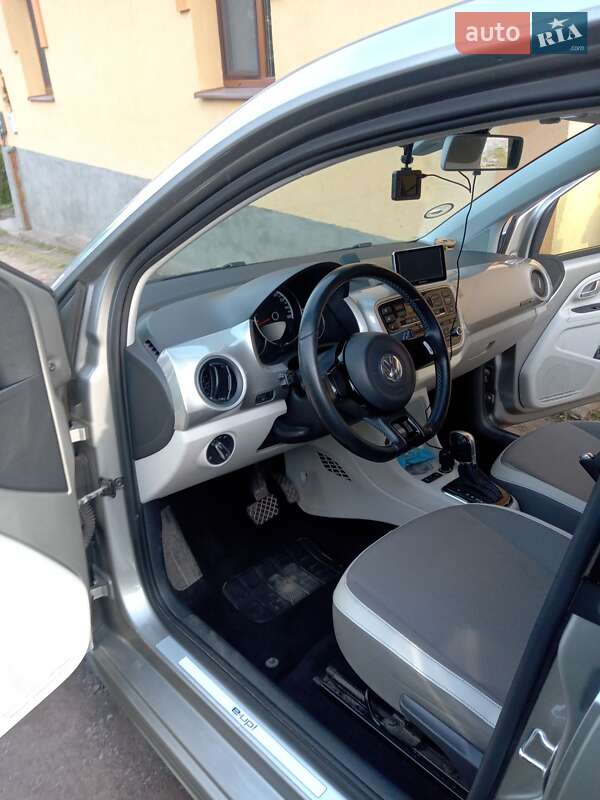 Хэтчбек Volkswagen e-Up 2013 в Львове