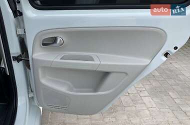Хэтчбек Volkswagen e-Up 2013 в 