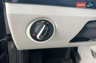 Хэтчбек Volkswagen e-Up 2015 в 