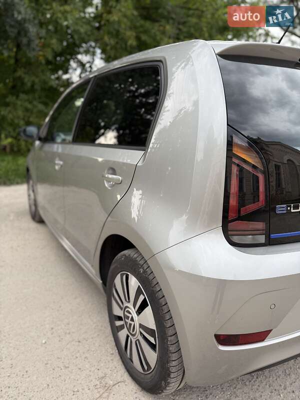 Хетчбек Volkswagen e-Up 2022 в Львові