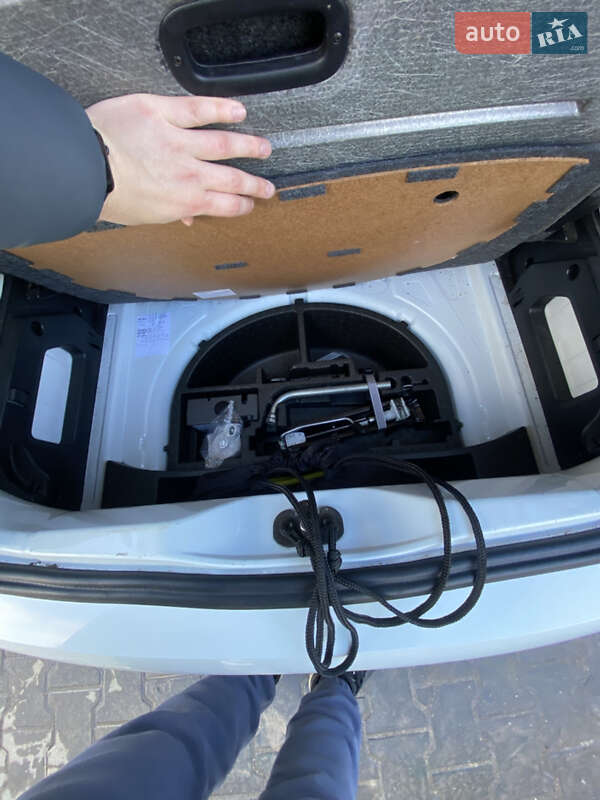 Хэтчбек Volkswagen e-Up 2014 в Тернополе