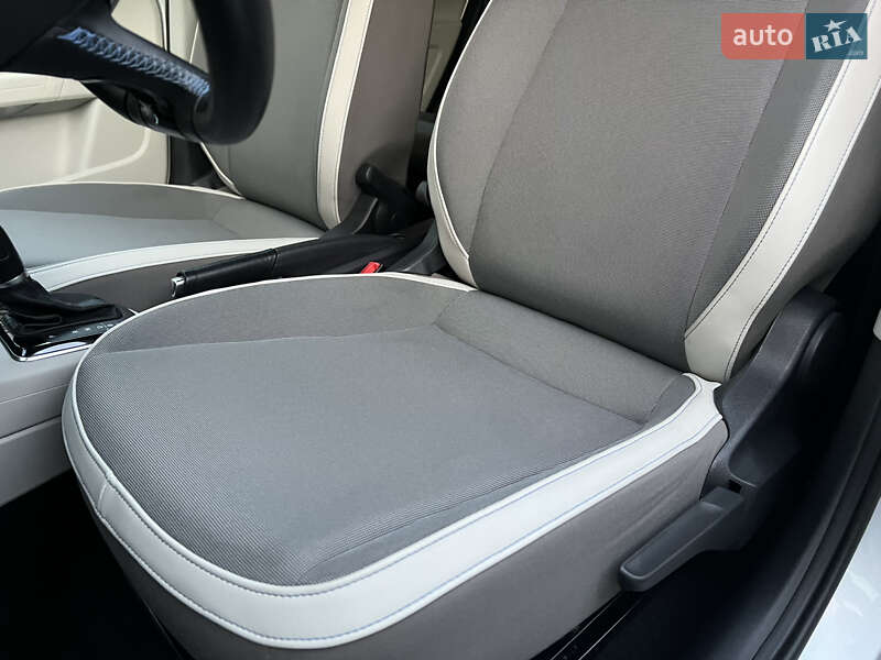 Хэтчбек Volkswagen e-Up 2014 в Львове