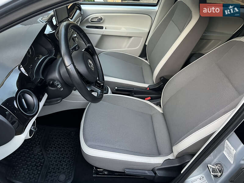 Хэтчбек Volkswagen e-Up 2014 в Львове