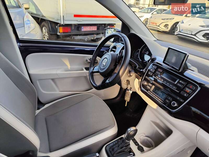 Хетчбек Volkswagen e-Up 2015 в Києві