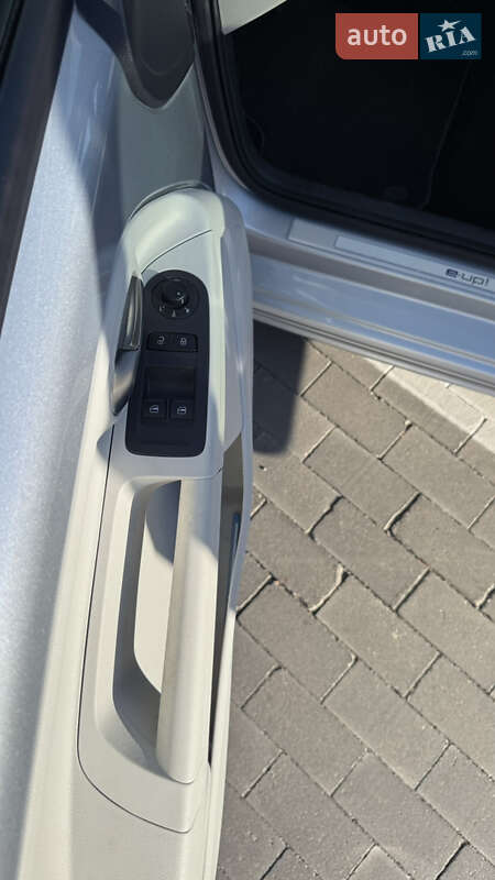 Хэтчбек Volkswagen e-Up 2015 в Одессе