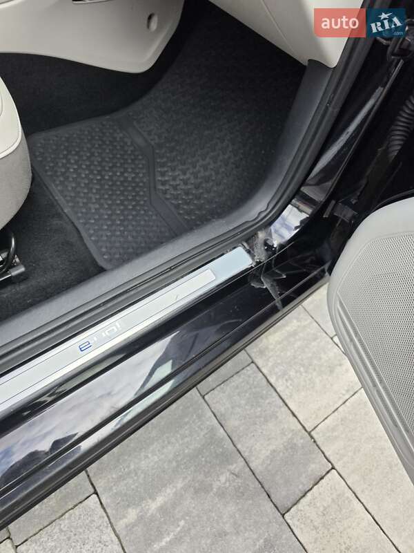 Хэтчбек Volkswagen e-Up 2015 в Ровно фото 16 Хэтчбек Volkswagen e-Up 2015 в Ровно