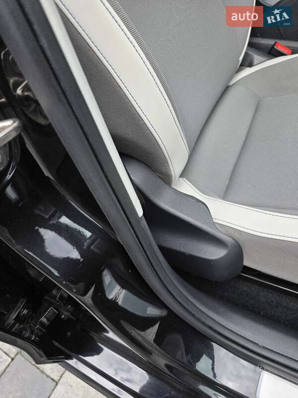 Хэтчбек Volkswagen e-Up 2015 в Ровно фото 30 Хэтчбек Volkswagen e-Up 2015 в Ровно