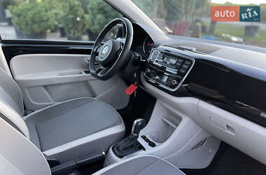 Хэтчбек Volkswagen e-Up 2015 в 