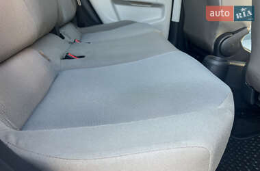 Хэтчбек Volkswagen e-Up 2015 в 