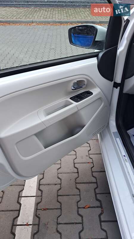 Хэтчбек Volkswagen e-Up 2014 в Луцке фото 3 Хэтчбек Volkswagen e-Up 2014 в Луцке