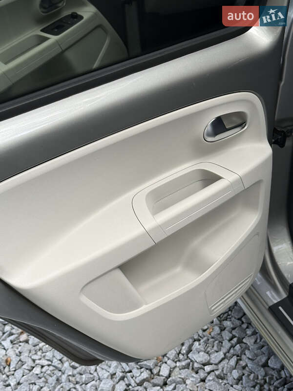 Хэтчбек Volkswagen e-Up 2014 в Бродах