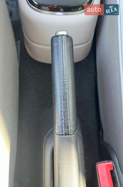 Хэтчбек Volkswagen e-Up 2013 в 