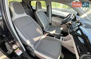 Хэтчбек Volkswagen e-Up 2013 в 
