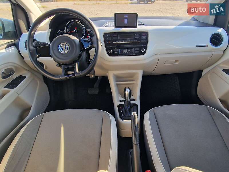 Хэтчбек Volkswagen e-Up 2015 в Днепре
