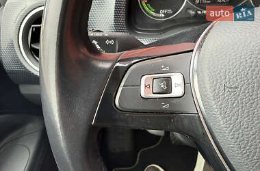 Хэтчбек Volkswagen e-Up 2021 в 