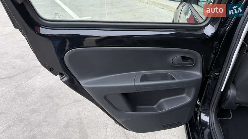 Хетчбек Volkswagen e-Up 2021 в Києві