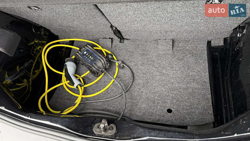 Хетчбек Volkswagen e-Up 2021 в Києві