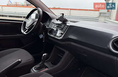 Хэтчбек Volkswagen e-Up 2021 в 