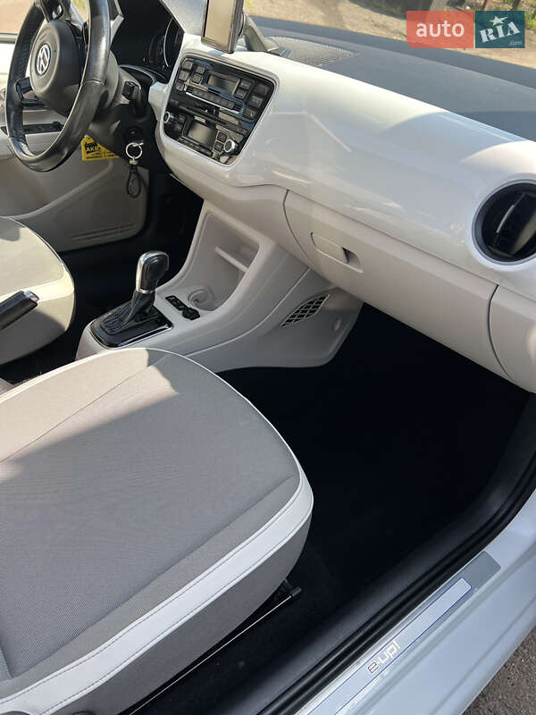 Хэтчбек Volkswagen e-Up 2014 в Житомире фото 6 Хэтчбек Volkswagen e-Up 2014 в Житомире